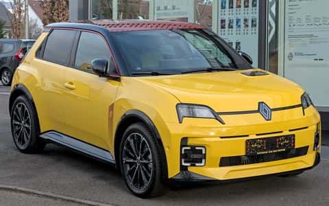 Renault 5 E-Tech électrique, modèle emblématique de la progression du marché